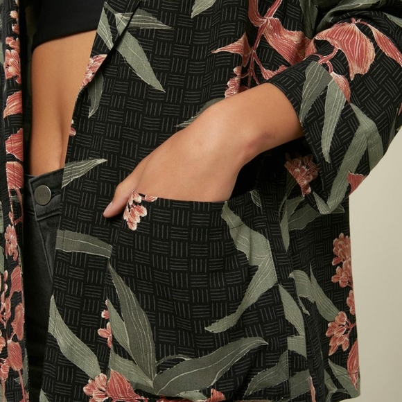 O'Neill Aimee floral blazer - Picture 5 of 5